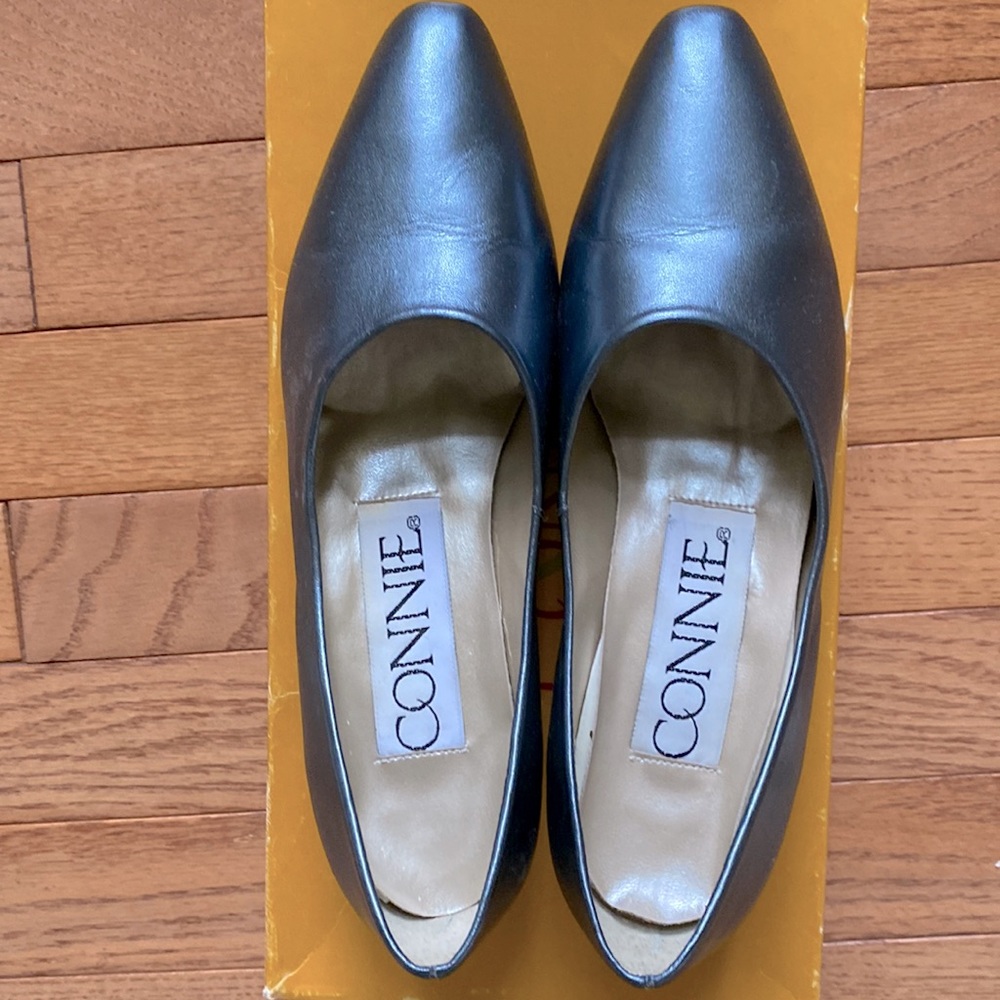 Connie women slip on shoes